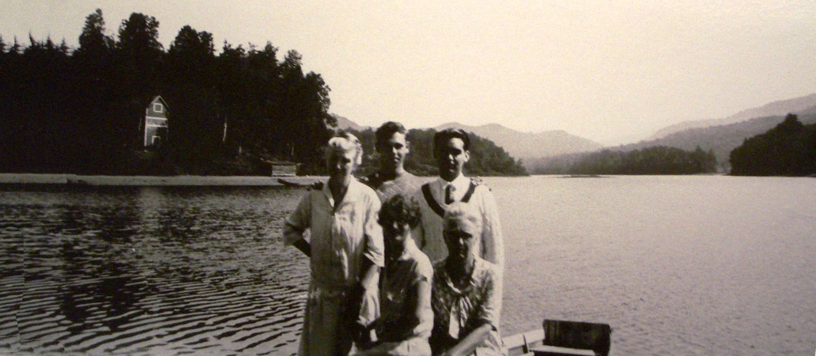 Federico García Lorca with the Cummings family at Lake Eden
